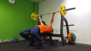 Жим 50 кг на 50 раз. Влад Тимофеев