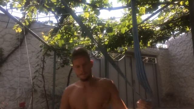 Зачем летучие мыши висят вниз головой? Practice of bat meditation смотреть онлайн