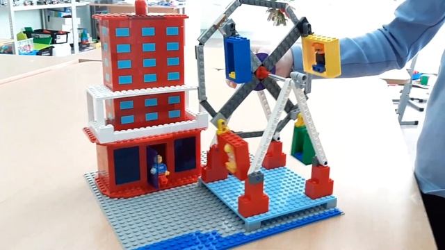 Колесо обозрения из кирпичиков-лего смотреть онлайн