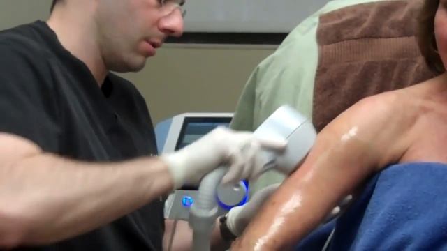 EXILIS - контурирование тела руки с доктором Сейлером смотреть онлайн