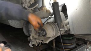 VOLKSWAGEN Caddy 1.9л (Замена передних ступиц)