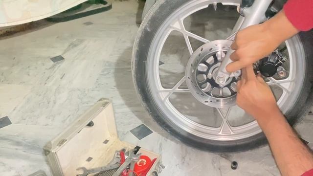Suzuki gs 150 Brake pads change in just 300rps?@ home in just 10 min