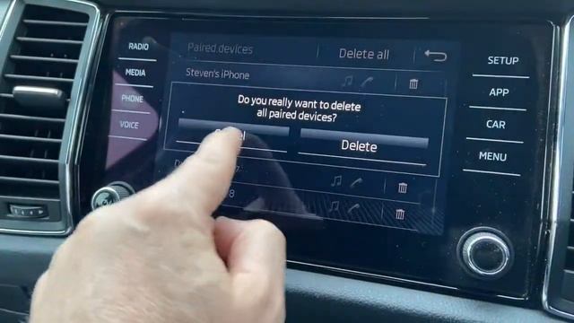 How To Remove Old Mobile Phones From Skoda Kodiaq смотреть онлайн