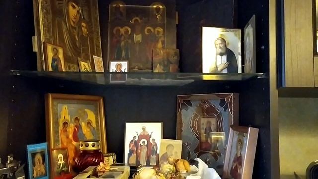 Как правильно окропить жилище Крещенской водой