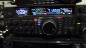 YAESU FT 2000