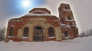 Заброшенная церковь Николая Чудотворца. Слободка. Много сохранившихся фресок на стенах храма.