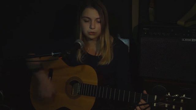 Настя Мулач - Самый дорогой человек (Нервы cover) на квARTирнике у nezzgraba смотреть онлайн