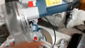 Распаковка — Профессиональная торцовочная пила Bosch GCM 216