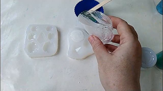 Кабошоны из эпоксидной смолы имитация камня. Плюс силиконовая форма.