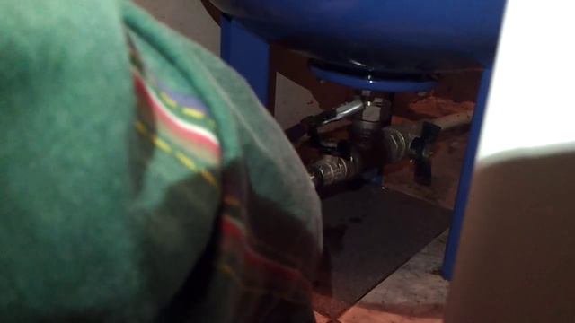 remontkotlov-24.ru Замена расширительного бака Reflex системы ГВС Видео3 смотреть онлайн