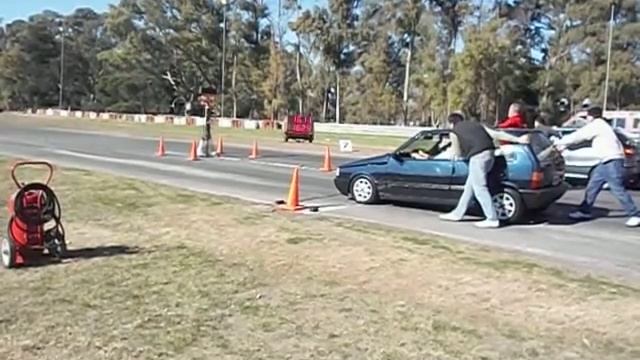 Fiat uno vs Palio 1.6 16v смотреть онлайн