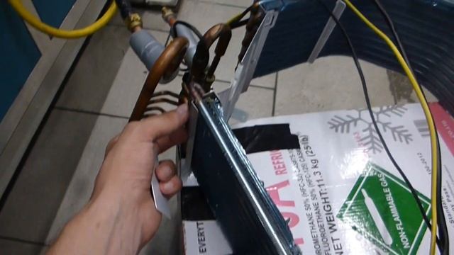 Поиск утечки фреона в испарителе кондиционера смотреть онлайн