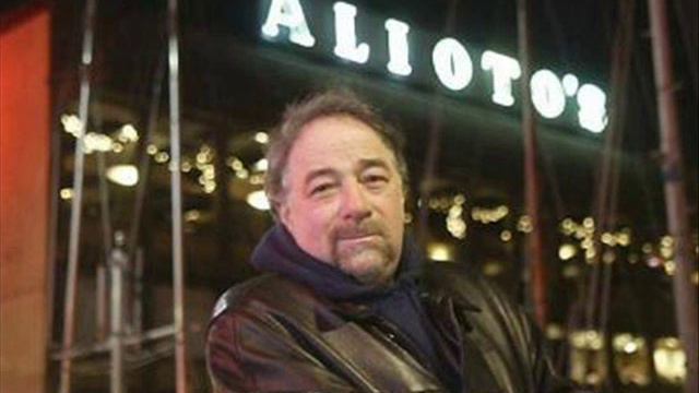 Michael Savage's Janet Napolitano Impression (Hilarious!) смотреть онлайн