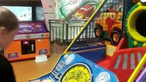 Я играю в Фанки тауне в автоматы. Funky Town в САН-СИТИ г.Новосибирск.