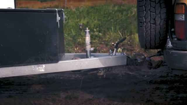 Школа внедорожной езды с Toyo Tires. Часть XIII. 10 правил движения с прицепом смотреть онлайн