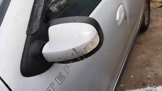 Как вскрыть рено сандеро при севшем АКБ