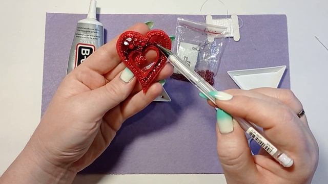 Валентинка своими руками. Брошь Сердце для двоих. Как вышить брошь сердце из бисера и страз. Подарк