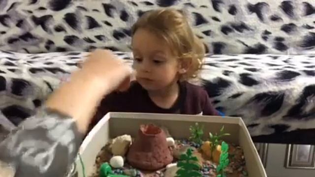 Давидик делает поделку с вулканом смотреть онлайн