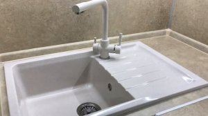 Смеситель и мойка искусственный камень