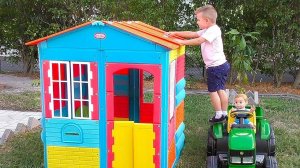 Roma pretend play with Baby doll and build Playhouse / Baby Song colors for kids