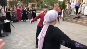 Джапар! Чеченец Красиво танцует