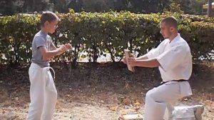 Первое в жизни (!) Тамешивари Карате Киокушинкай в исполнении ребенка