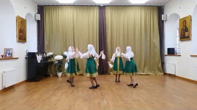 Ансамбль "Лебедушки" Православной гимназии "Зернышки" г. Боровска. Танец "Как Ивановы дочки". смотреть онлайн