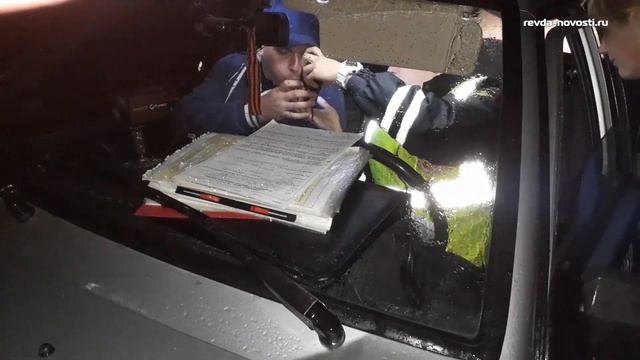 Море по колено. Смелые водители Ревды продолжают садиться за руль пьяными смотреть онлайн