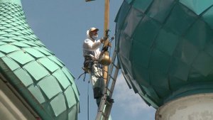 В Спасском храме отреставрировали киот к празднику