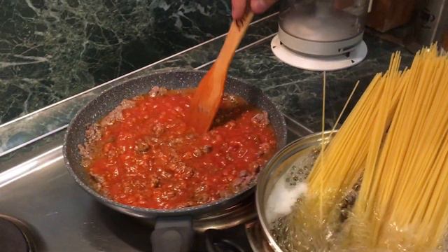 Sugo Alla Bolognese "Clever" смотреть онлайн