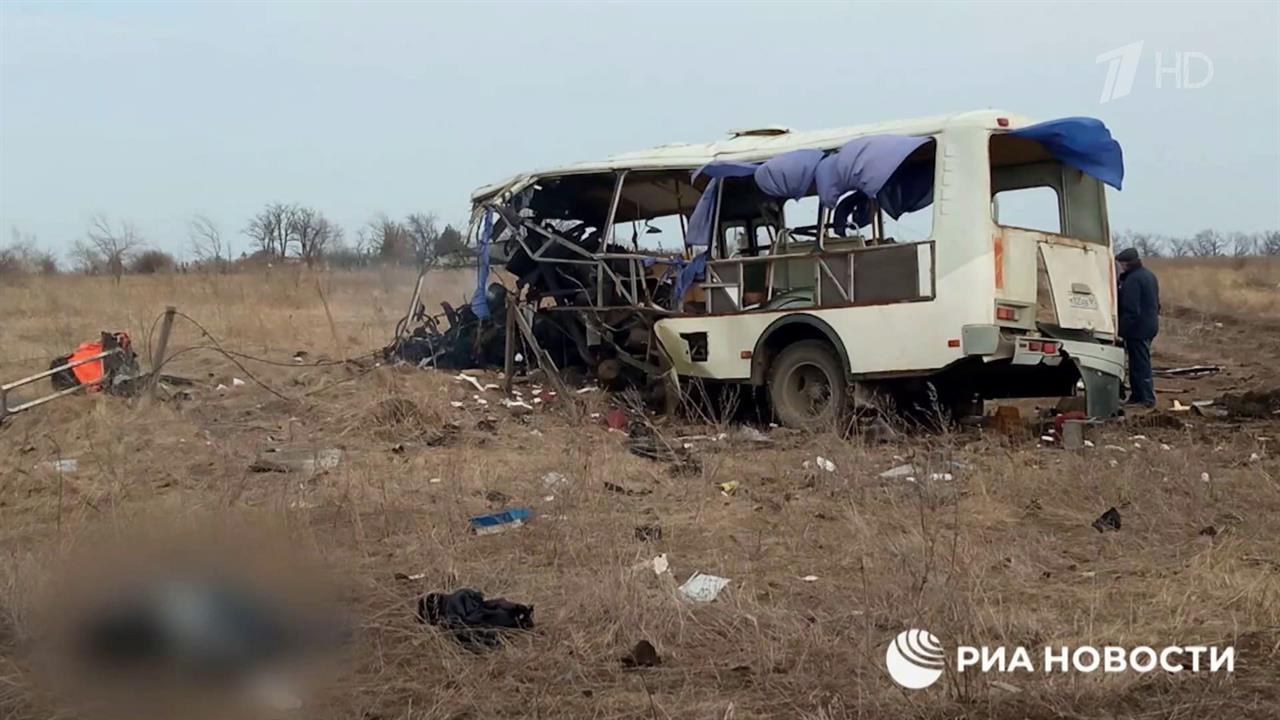 Пять человек погибли, еще трое получили ранения при подрыве автобуса в ЛНР