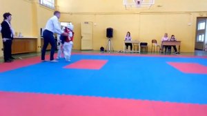 6/7 лет до 25 кг.Киокушинкай каратэ.