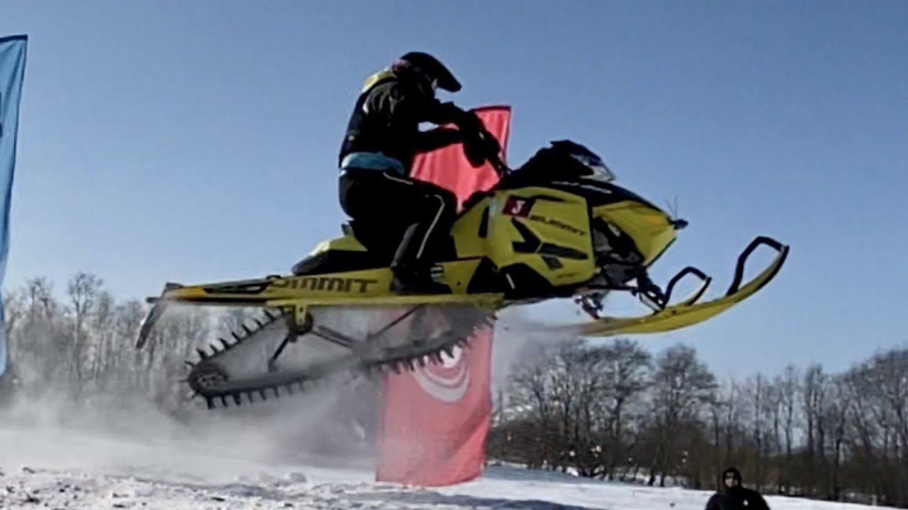 Прыжок с трамплина на снегоходе. Сноу Поморье 2021 смотреть онлайн