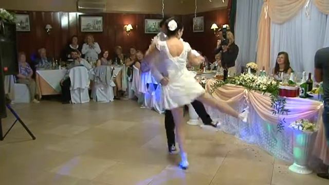 Свадебный танец в стиле Lindy Hop смотреть онлайн