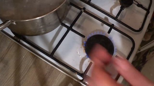 Гороховый суп с куриными желудками  и овощами по латышски