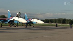 Легендарная пилотажная группа "Русские витязи" получила новейшие истребители Су-35