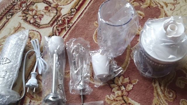 Распаковка — Блендер погружной Redmond RHB-2972 смотреть онлайн