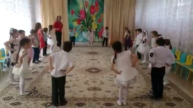 Ручки, ручки, ножки, ножки побежали по дорожке смотреть онлайн