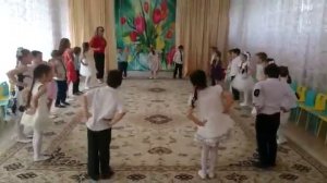 Ручки, ручки, ножки, ножки побежали по дорожке