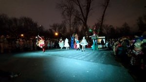 Казанский цирк выступает с новогодней программой в парке им. Горького