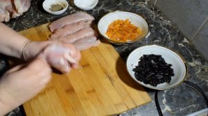 рулеты с курагой и черносливом из курицы