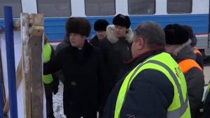 Комиссия посетила строящийся железнодорожный мост через реку Лена.
