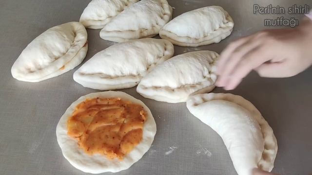 ?BU TARİF ÜNLÜ BİR PASTANEDE GÜNLÜK 1000 TANE SATILIYOR ? KAPIŞ KAPIŞ GİDEN DOLUM PİDE TARİFİ ? смотреть онлайн