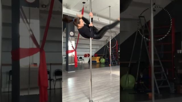 Пилон Pole dance