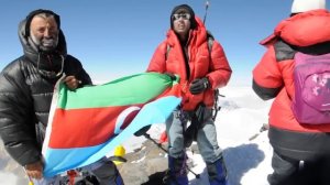 Пик имени Шаха Исмоила Сомони 7495 метров