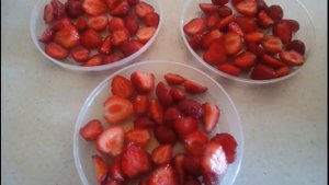 Клубника. Варю варенье и замораживаю на зиму.