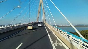 Мост через реку Сену, слева Ла Манш