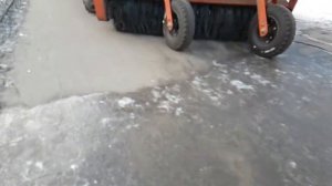Звук трактора мех уборка щетка