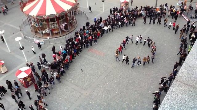 Всеукраинская руэда флеш-моб Днепропетровск) смотреть онлайн