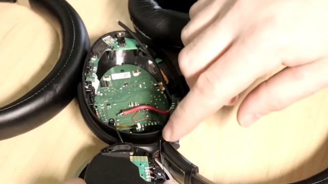 Trying to Fix - Sennheiser PXC 550 Headsets (x2) - Will Not Power and Stuck Button смотреть онлайн